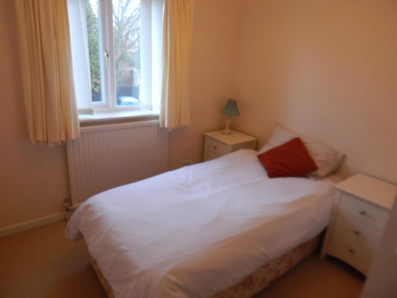 Spacious 3 Bdr House With Parking-Families-Corporate Groups By Orbitat Accommodations Cambridge Exterior foto