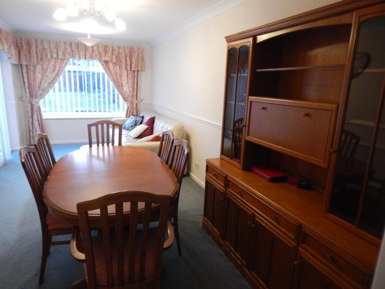Spacious 3 Bdr House With Parking-Families-Corporate Groups By Orbitat Accommodations Cambridge Exterior foto